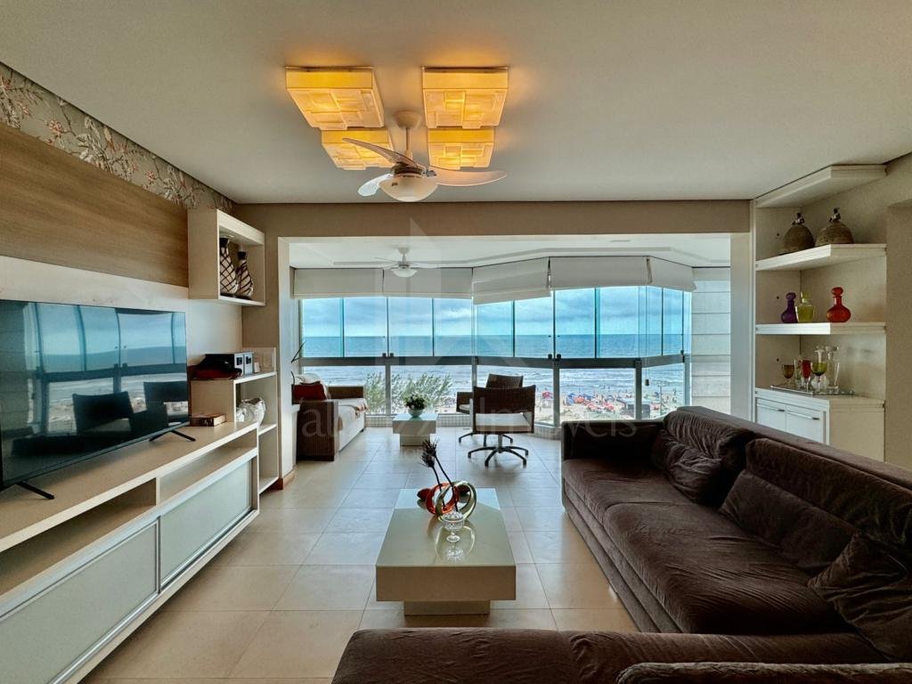 Apartamento 4 Dormitórios