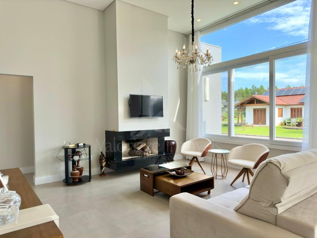 Casa em Condominio 4 dormitorios