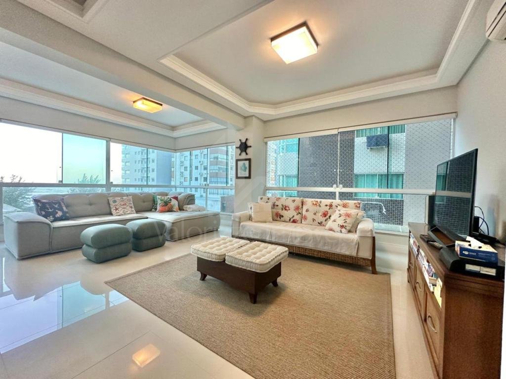 Apartamento 3 Dormitórios
