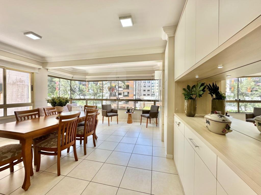 Apartamento 3 Dormitórios