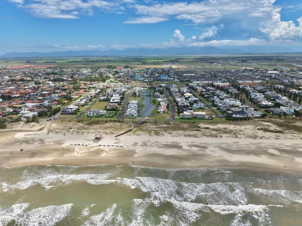 Casa em Condominio 4 dormitorios