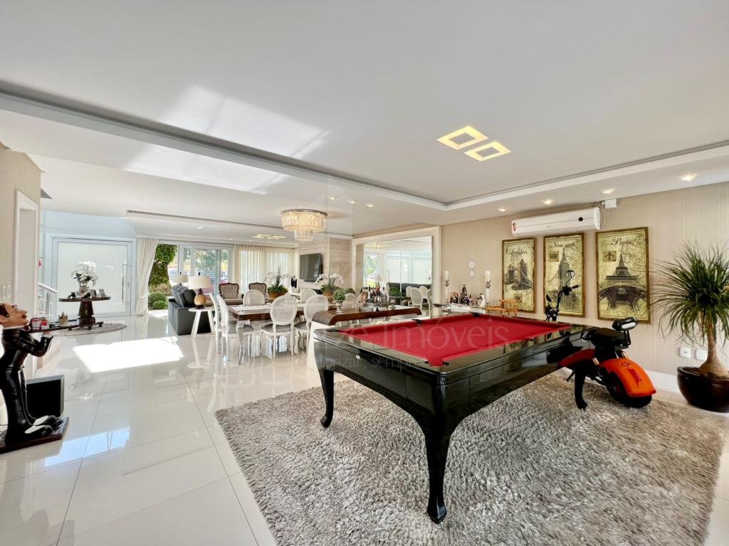 Casa em Condominio 6 dormitorios