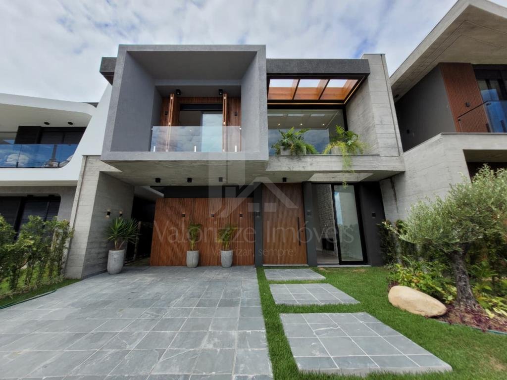 Casa em Condominio 4 dormitorios