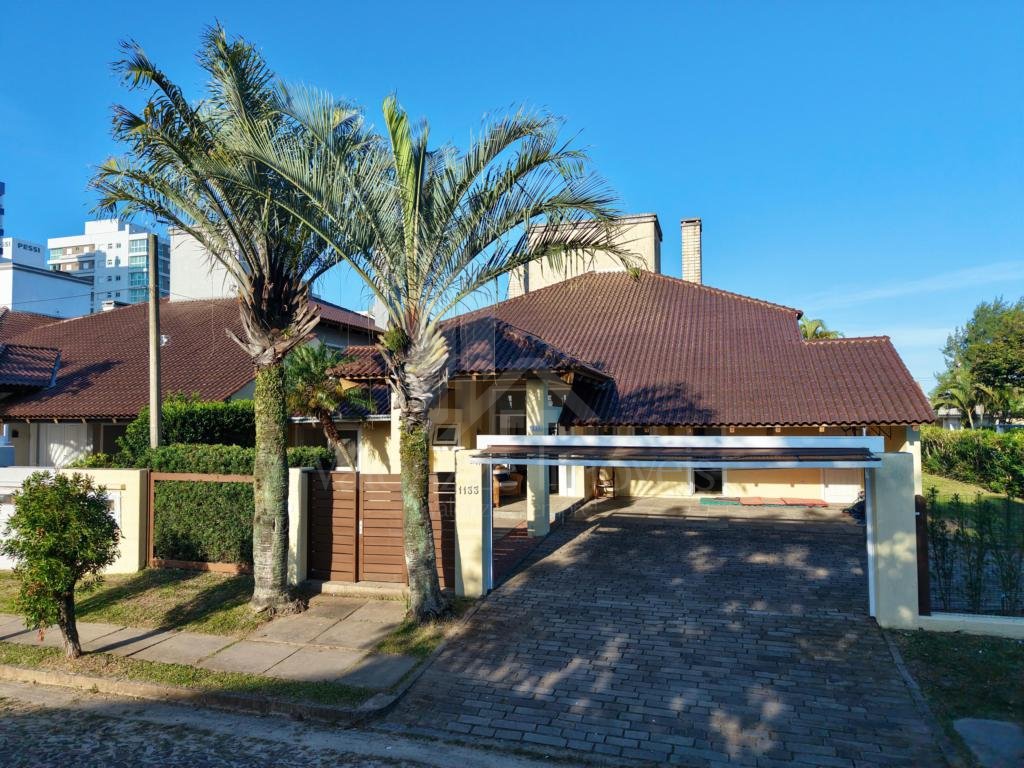 Sobrado 4 Dormitórios