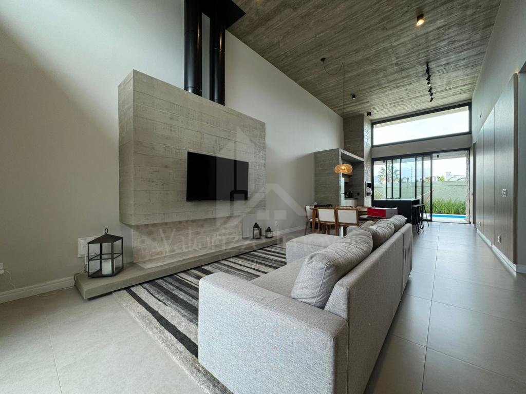 Casa em Condominio 4 dormitorios