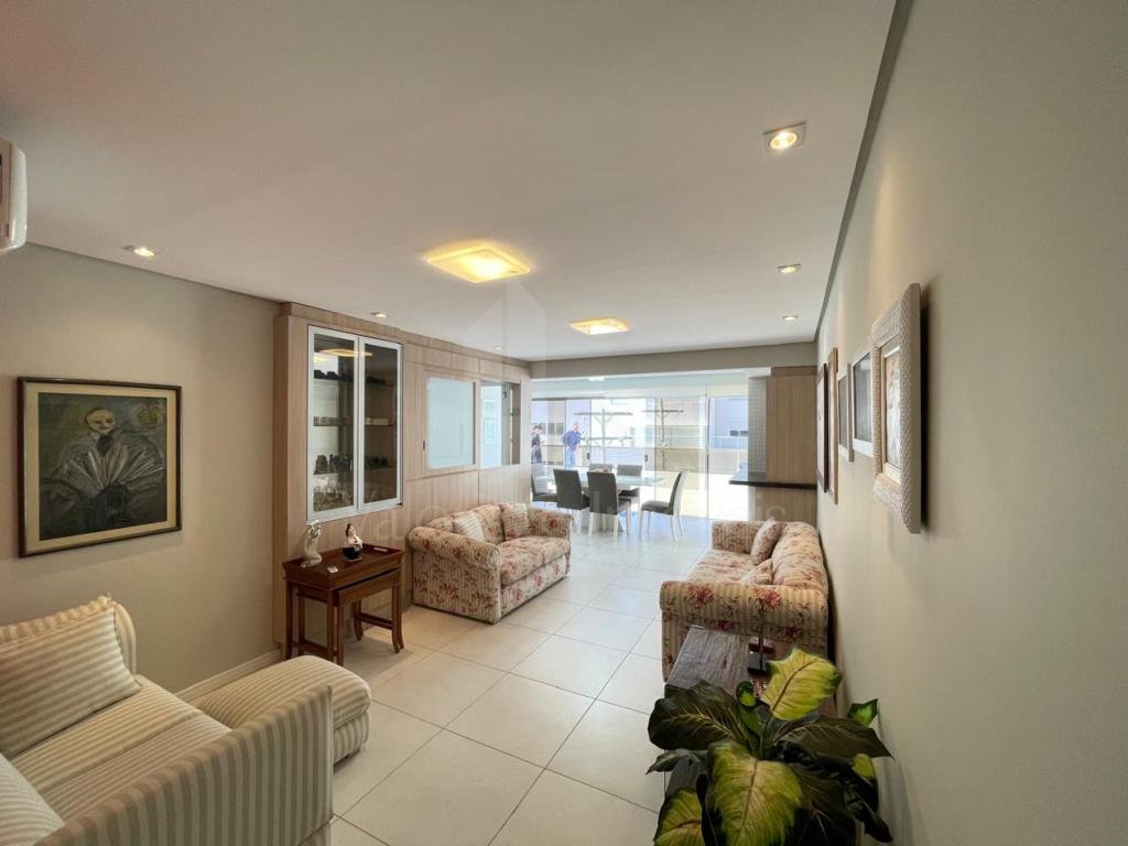 Apartamento 3 Dormitórios