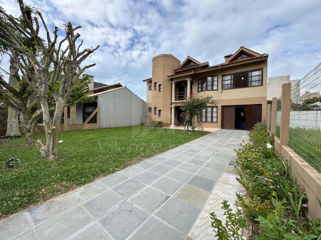 Sobrado 4 Dormitórios