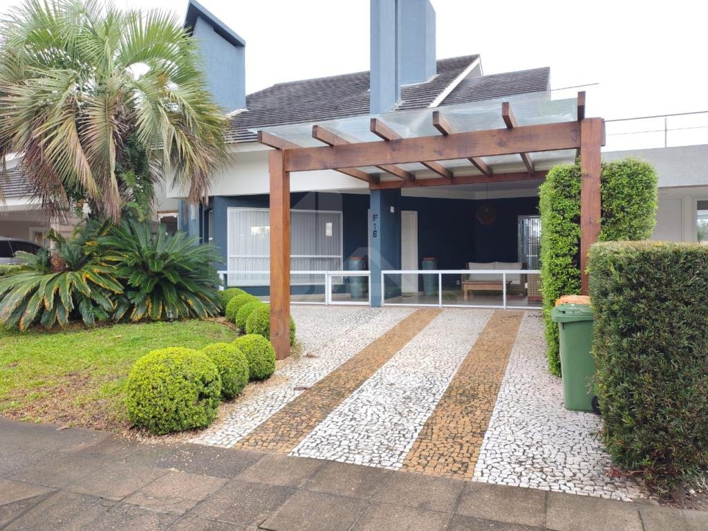 Casa em Condominio 3 dormitorios