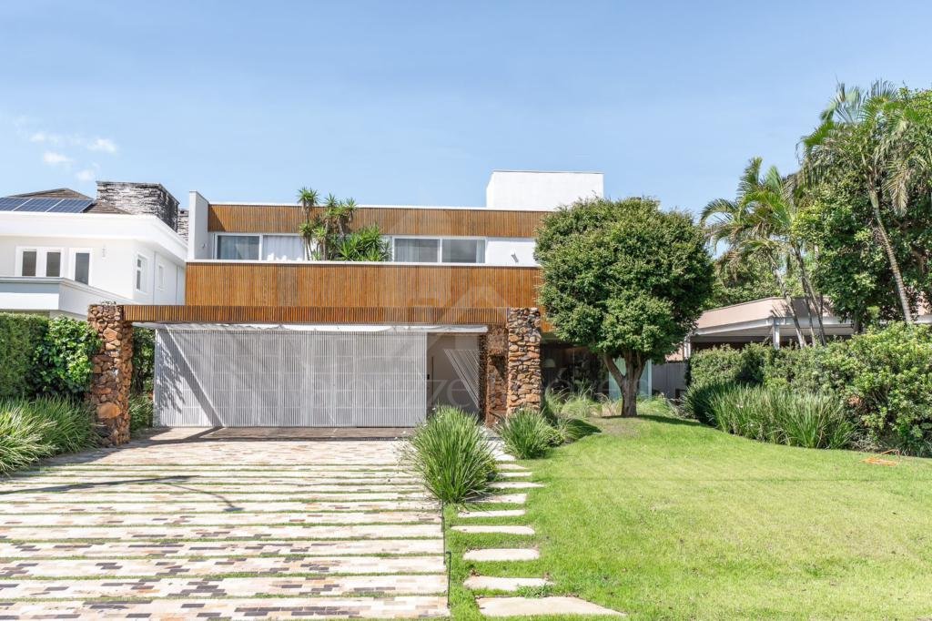 Casa em Condominio 4 dormitorios