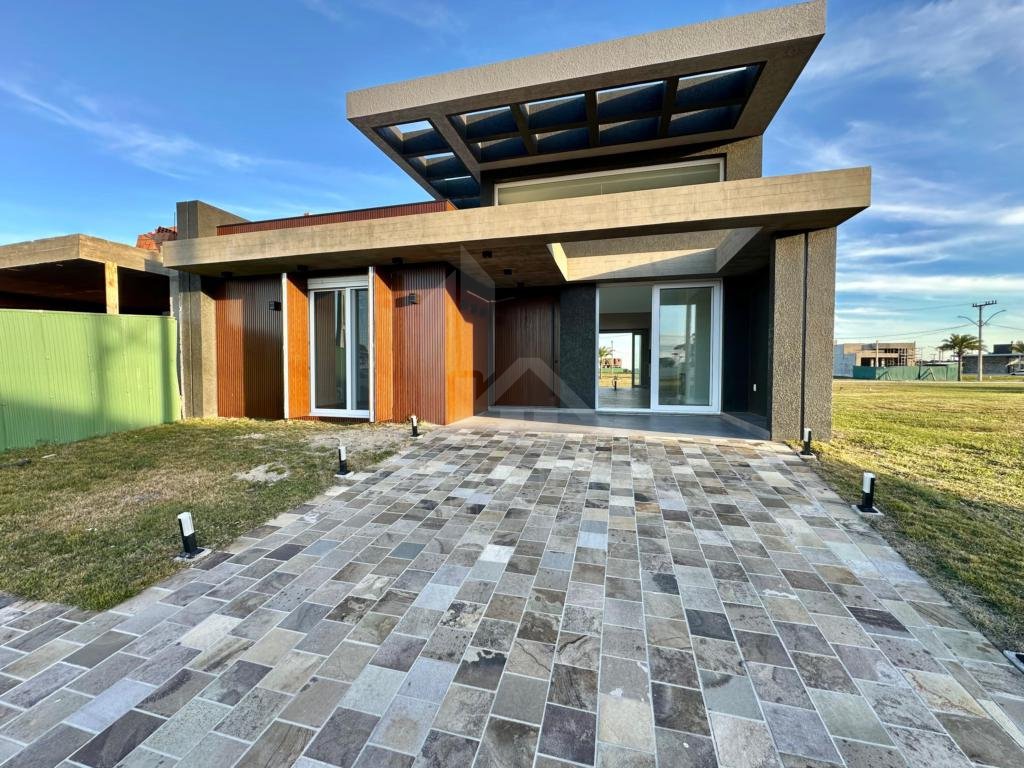 Casa em Condominio 4 dormitorios