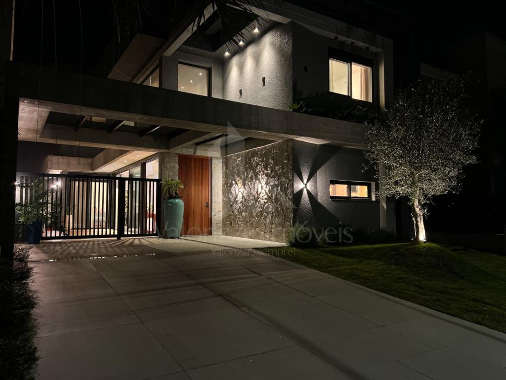 Casa em Condominio 4 dormitorios