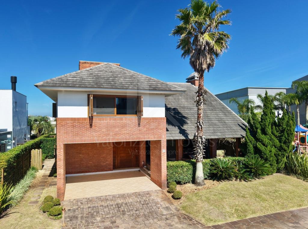 Casa em Condominio 4 dormitorios