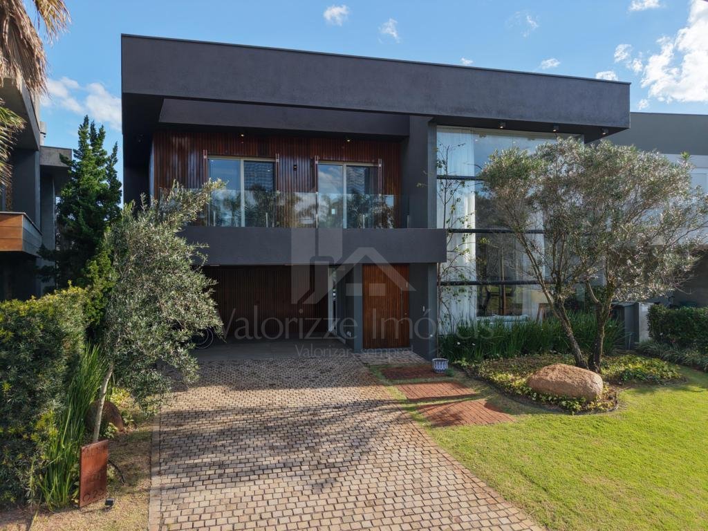 Casa em Condominio 6 dormitorios