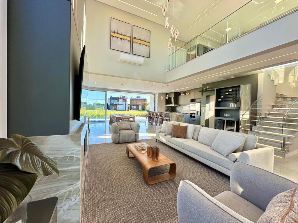 Casa em Condominio 4 dormitorios