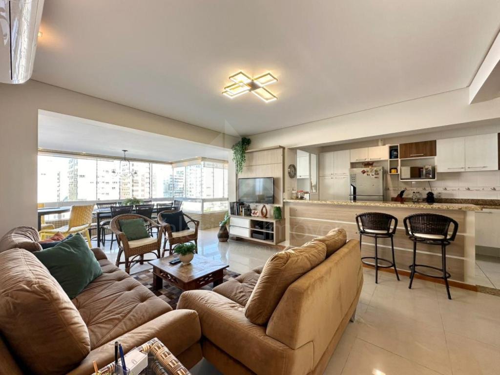 Apartamento 3 Dormitórios