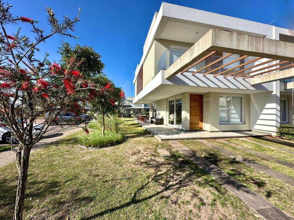 Casa em Condominio 4 dormitorios