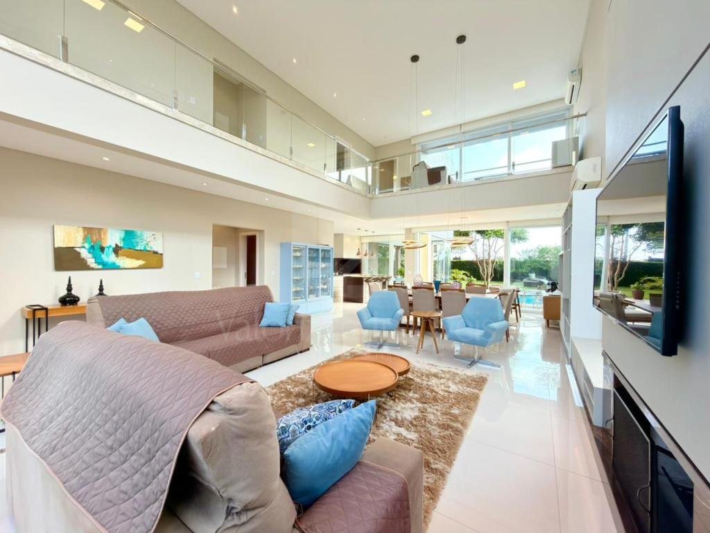 Casa em Condominio 4 dormitorios