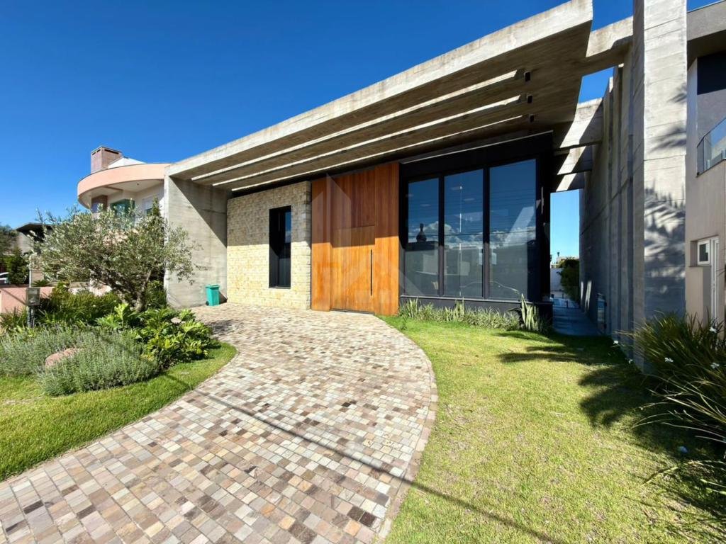 Casa em Condominio 4 dormitorios