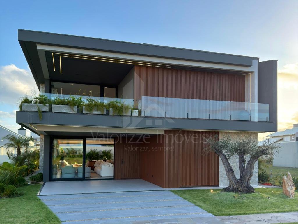 Casa em Condominio 6 dormitorios