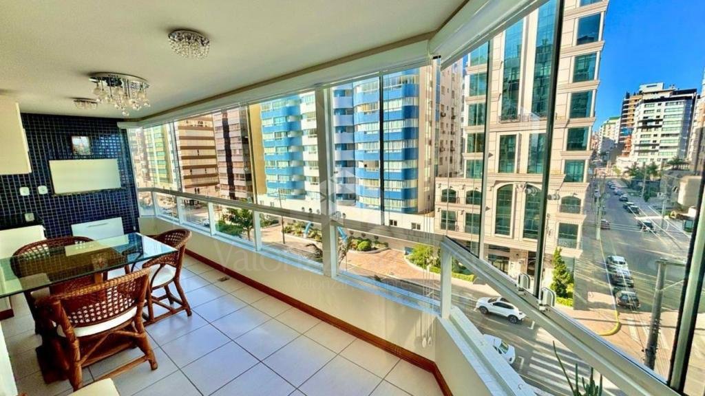 Apartamento 3 Dormitórios