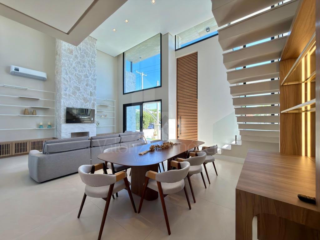 Casa em Condominio 5 dormitorios