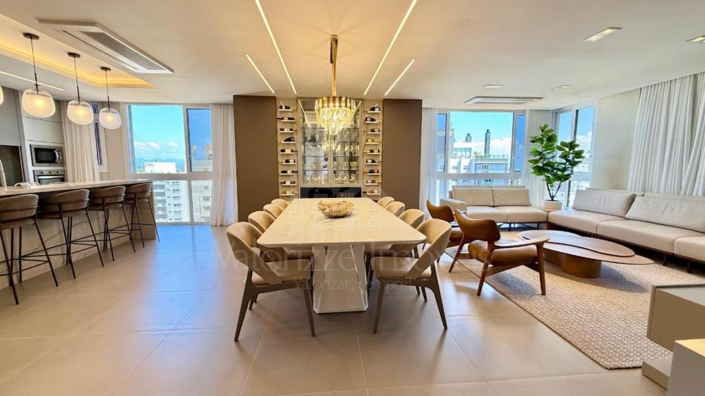 Apartamento 3 Dormitórios