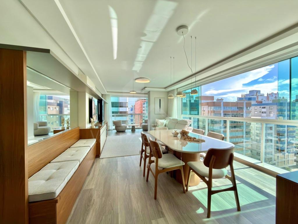 Apartamento 3 Dormitórios