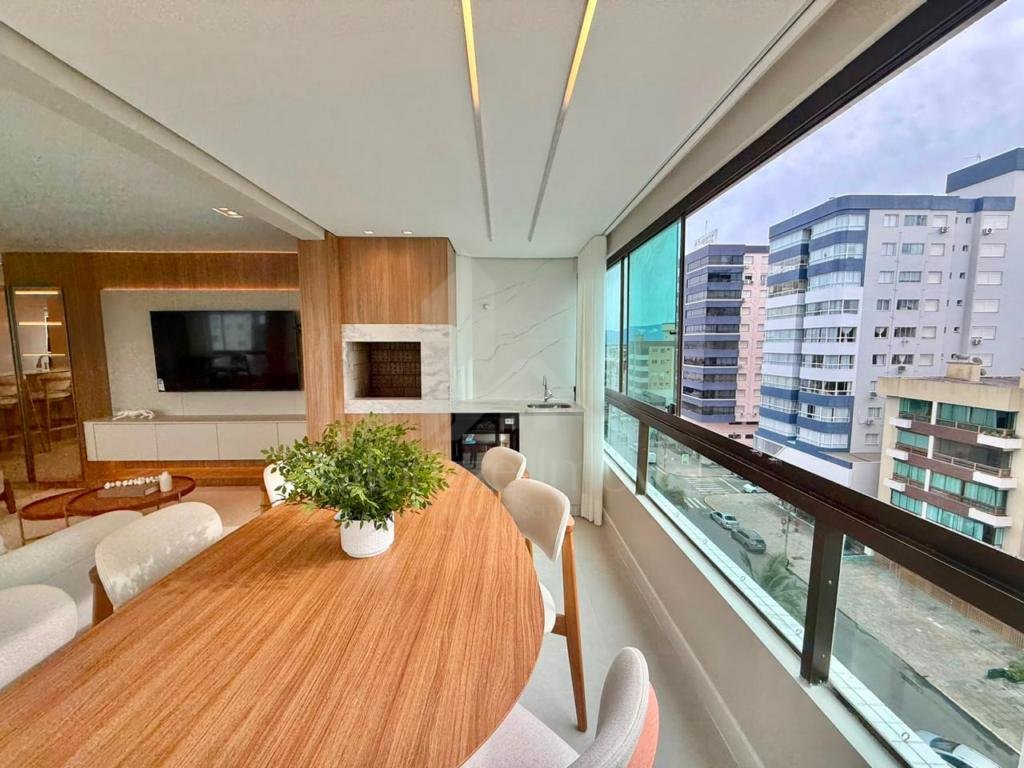 Apartamento 3 Dormitórios