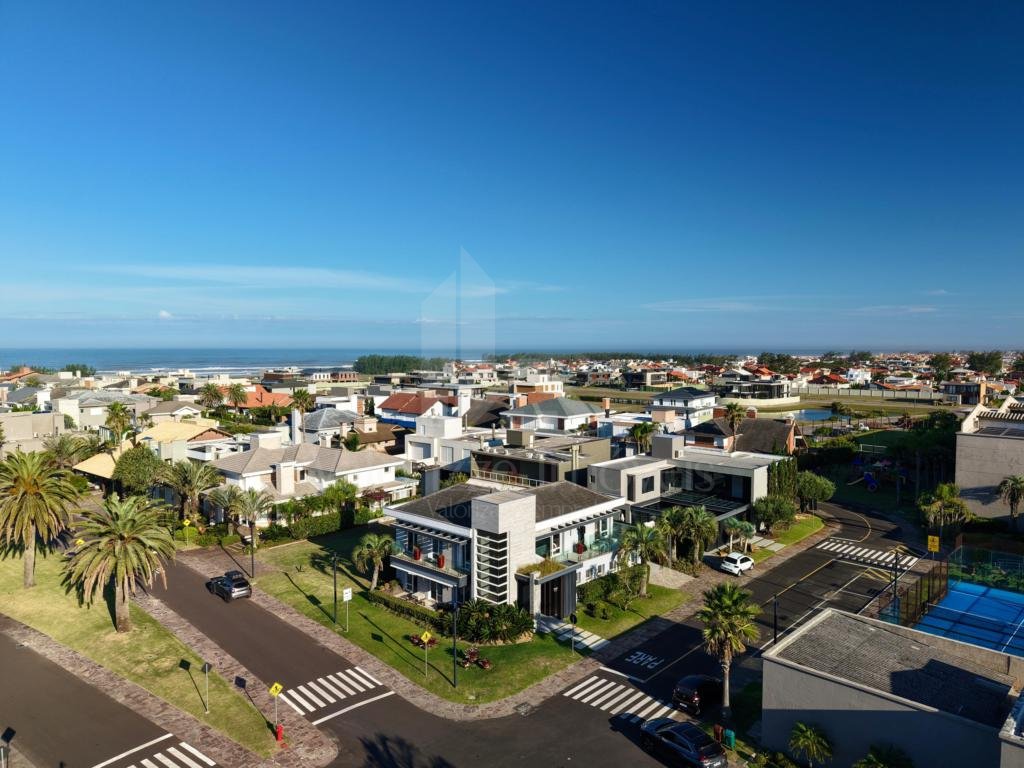 Casa em Condominio 6 dormitorios