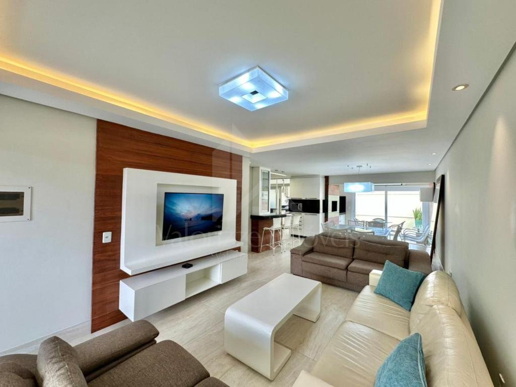 Casa em Condominio 4 dormitorios