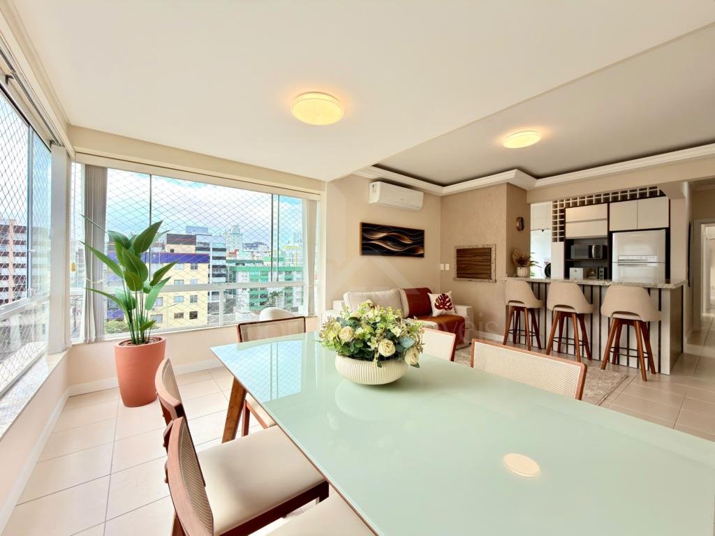 Apartamento 3 Dormitórios