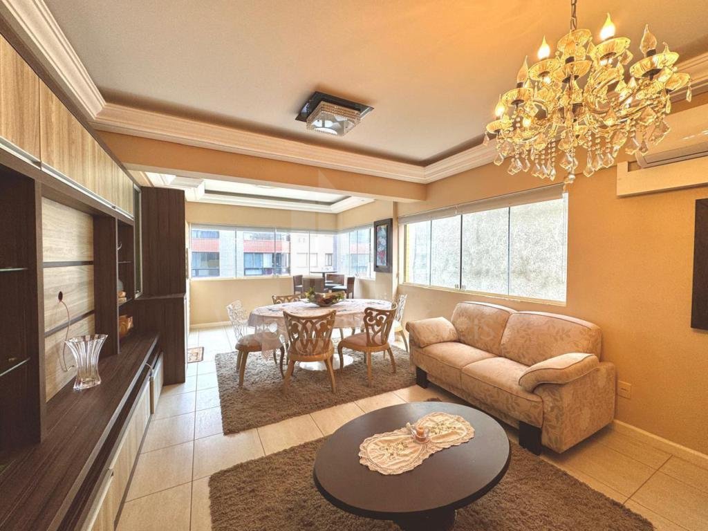 Apartamento 3 Dormitórios