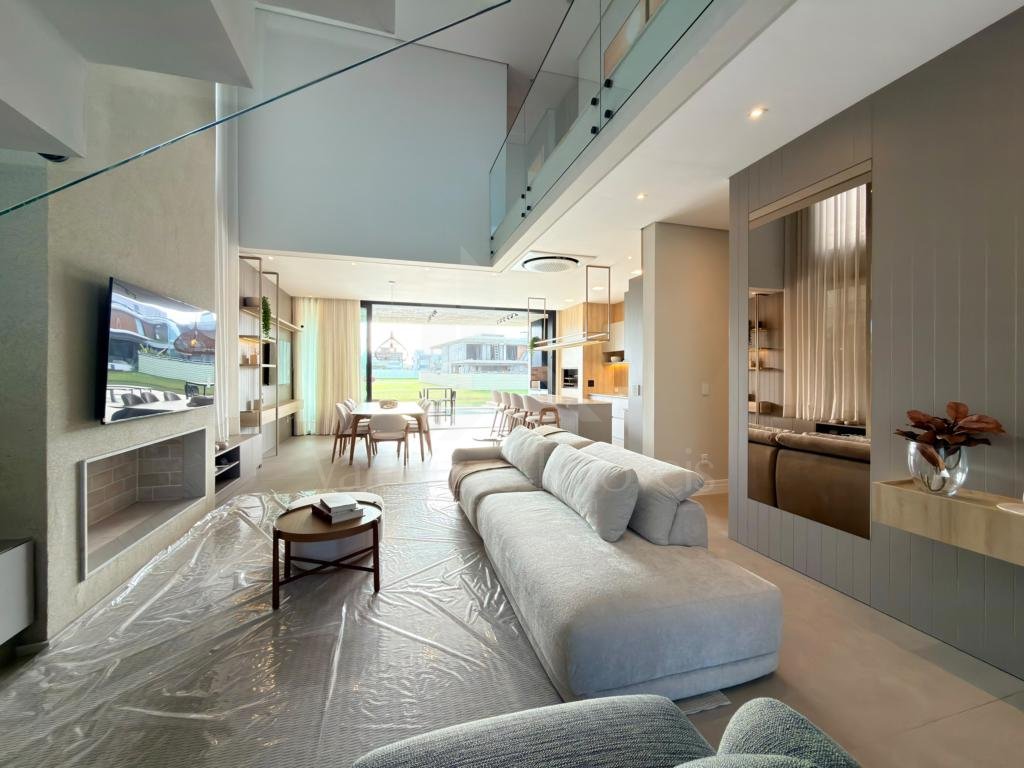 Casa em Condominio 5 dormitorios