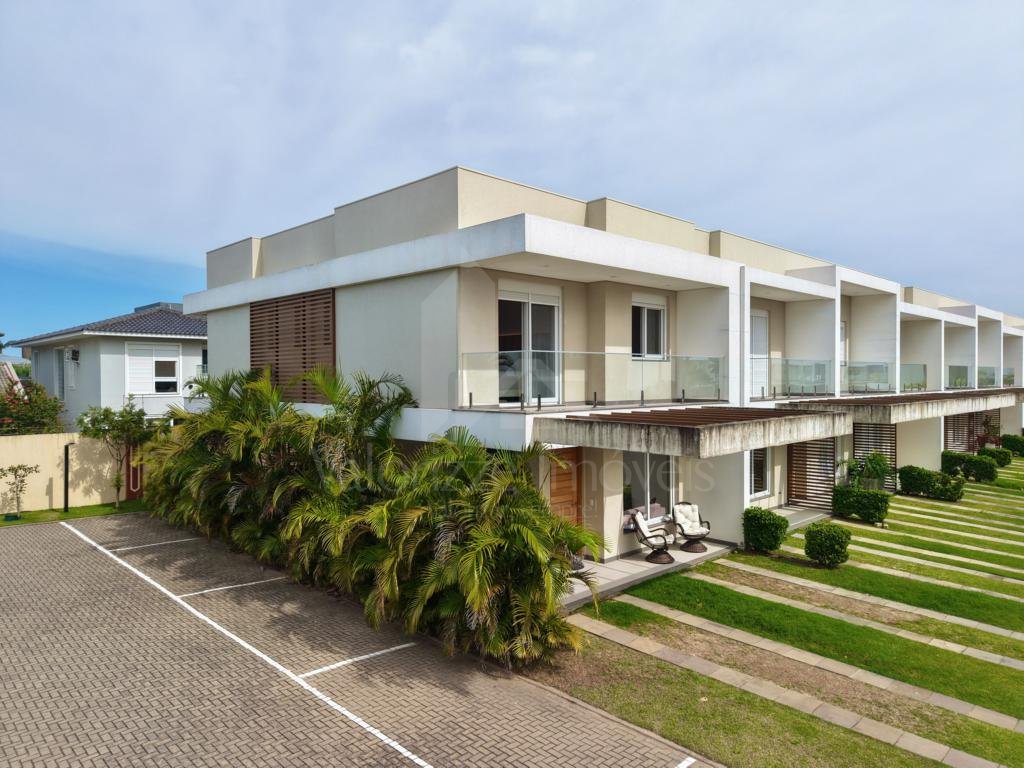Casa em Condominio 4 dormitorios