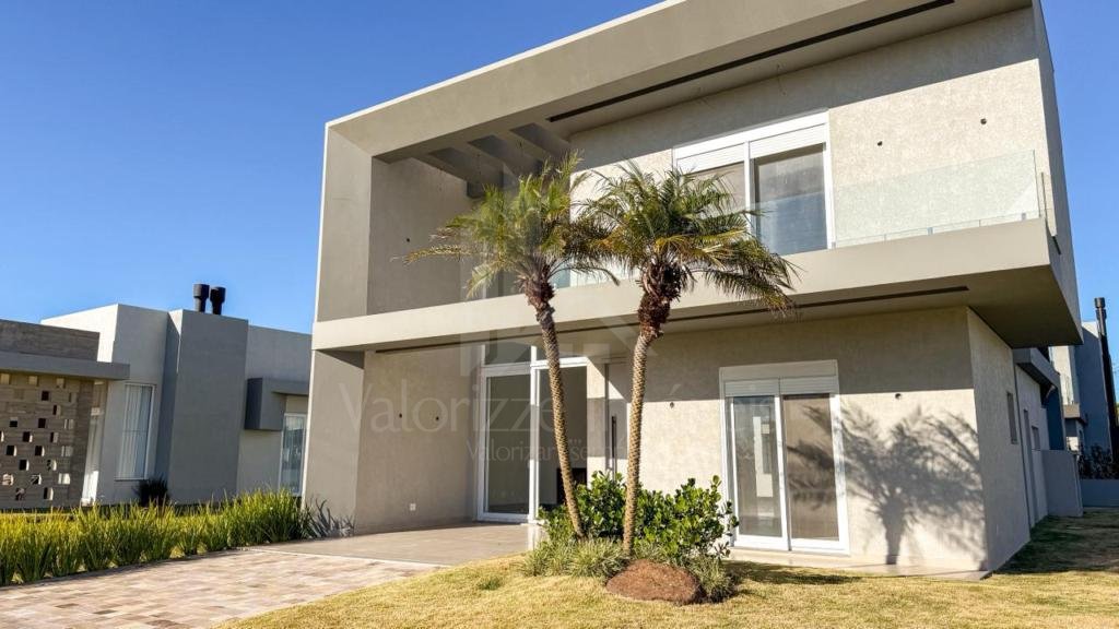 Casa em Condominio 4 dormitorios
