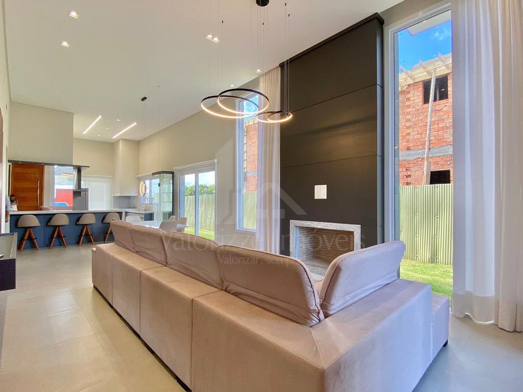 Casa em Condominio 4 dormitorios