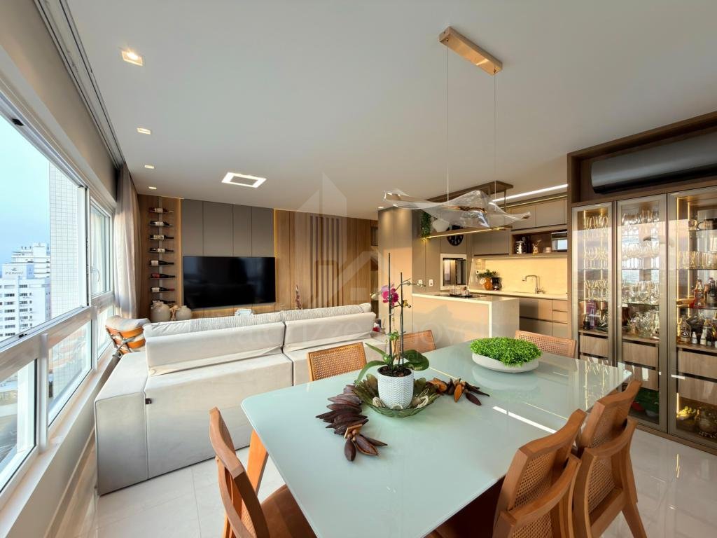 Apartamento 3 Dormitórios