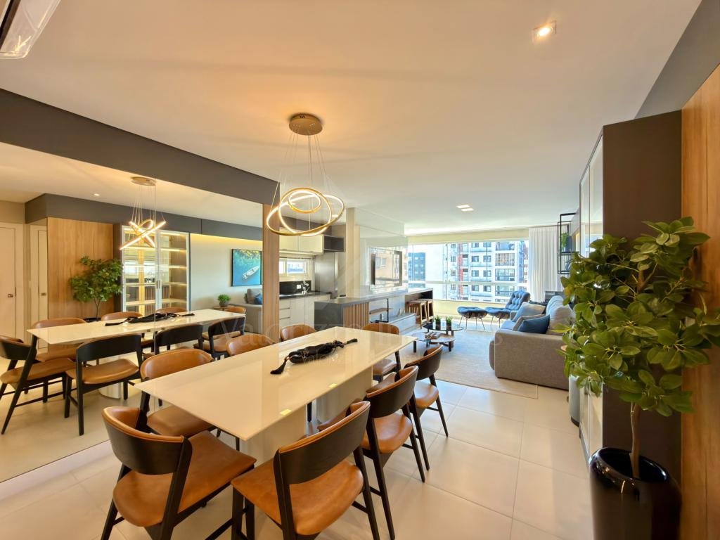 Apartamento 3 Dormitórios
